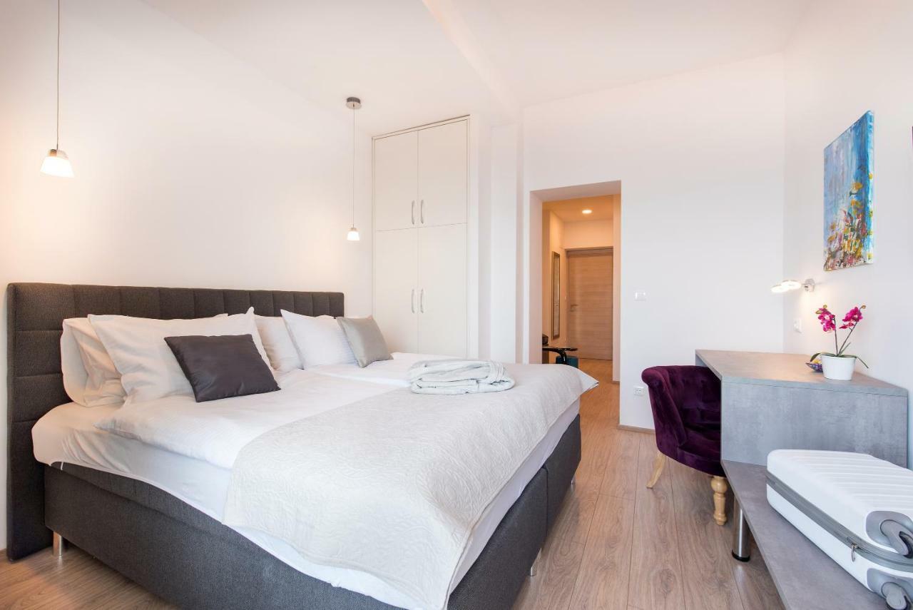 Beachfront Zanic *