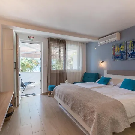 Beachfront Apartments Zanic Podstrana Exterior photo