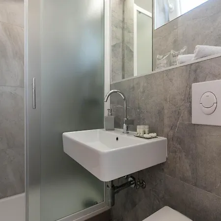 Beachfront Apartments Zanic Podstrana Room photo