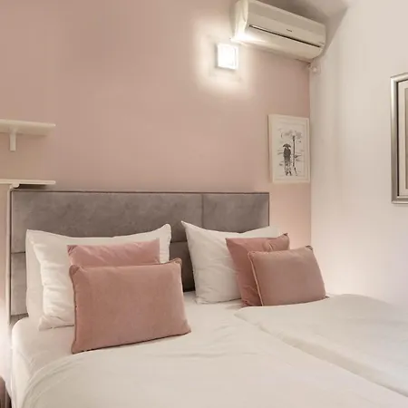 Beachfront Apartments Zanic Podstrana Room photo