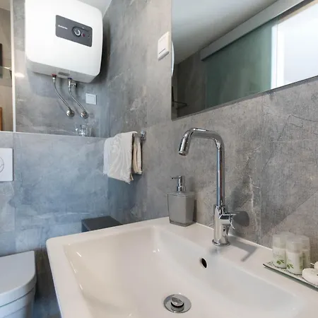 Beachfront Apartments Zanic Podstrana Exterior photo