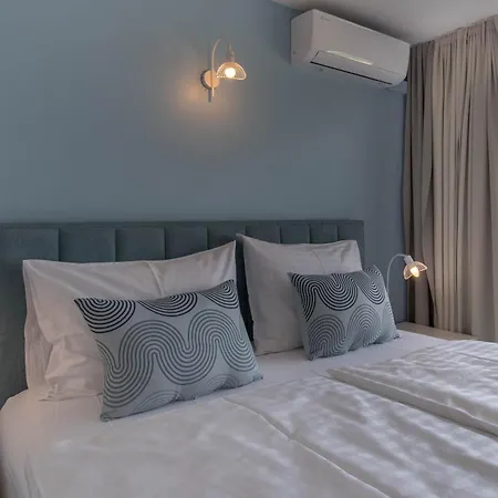 Beachfront Apartments Zanic Podstrana Room photo