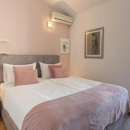 Beachfront Apartments Zanic Podstrana Room photo