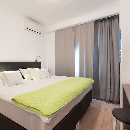 Beachfront Apartments Zanic Podstrana Exterior photo