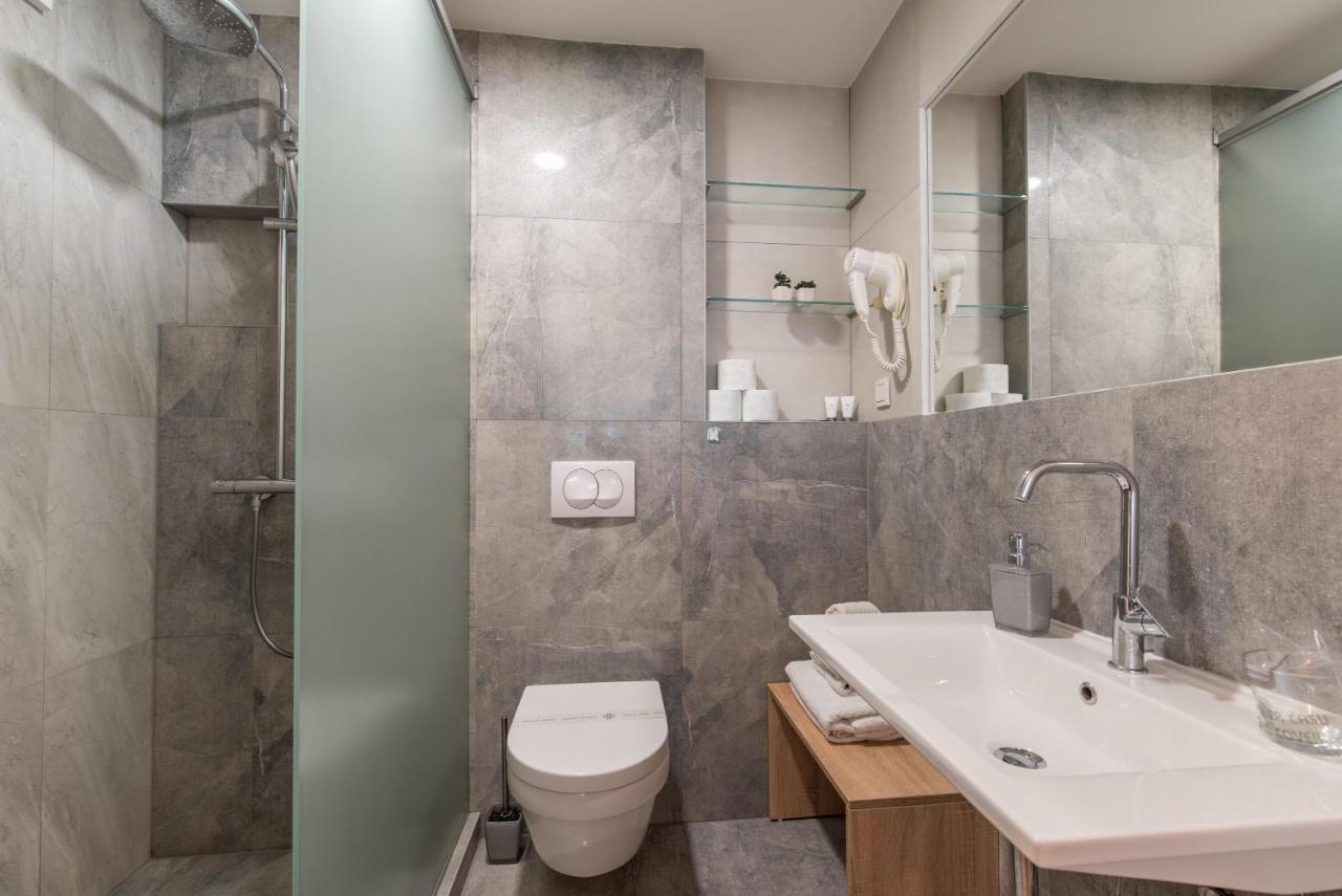 Beachfront Zanic Apartment Podstrana