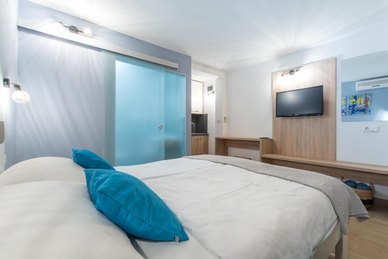 Beachfront Zanic Apartment Podstrana
