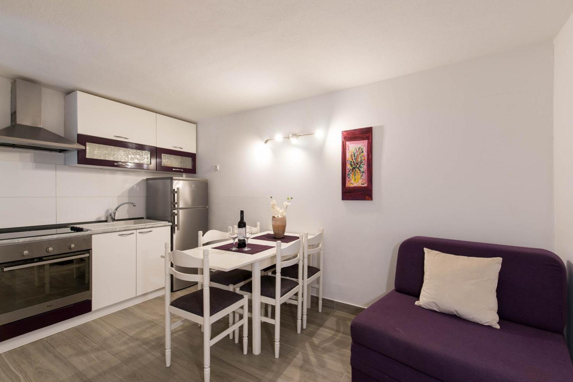 Beachfront Zanic Apartment *