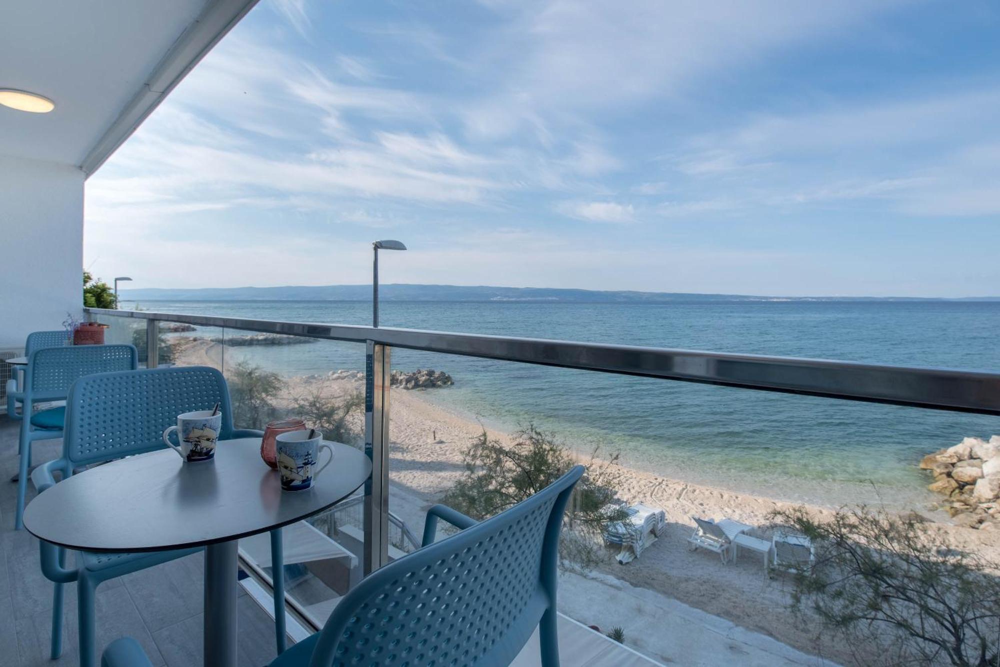Beachfront Zanic Apartment Podstrana