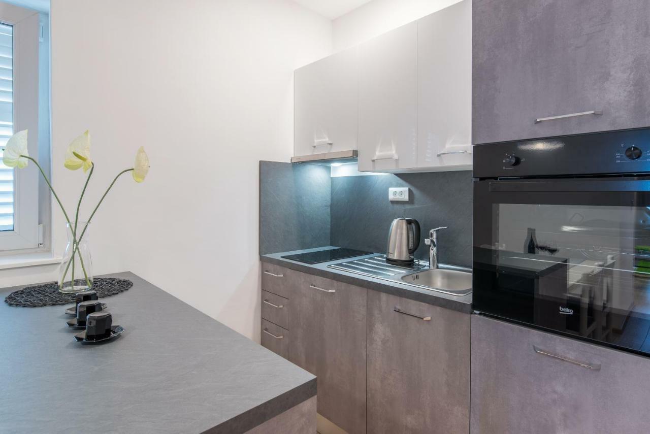 Apartment Beachfront Zanic *
